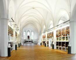 Die Paulinerkirche nach ihrer Sanierung im Jahr 2000. Auf der Grundlage alter Ansichten wurde die charakteristische Innenausstattung rekonstruiert.